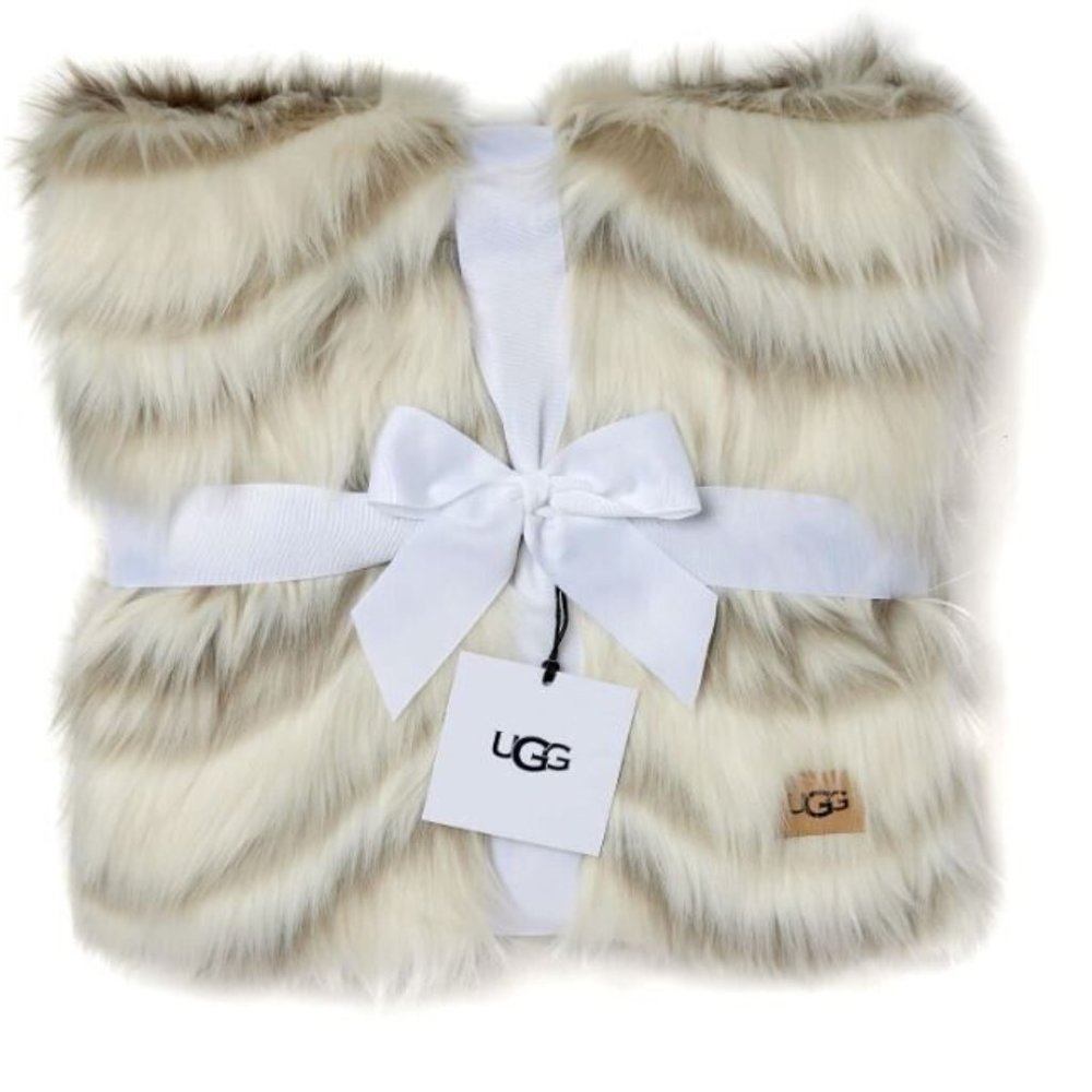 NWT UGG ROSIA FUR OVERSIZED THROW BLANKET TAN GRAY 50 X 70